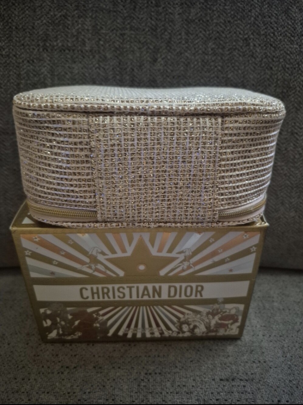 Dior Le Rituel Beaute Gold Holiday 2025 Makeup Bag - Picture 5 of 8